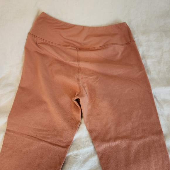 Mate The Label organic stretch leggings and biker shorts - Picture 6 of 11